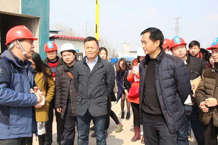 紫電公司組織員工參觀學(xué)習(xí)江陵郝穴220KV變電站 紫電公司組織員工參觀學(xué)習(xí)江陵郝穴220KV變電站