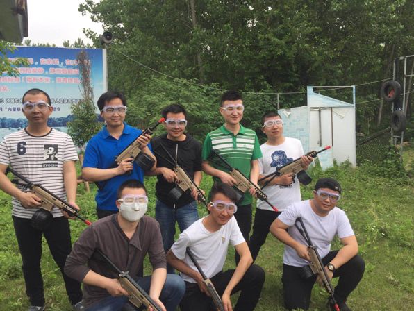 紫電公司開展戶外活動(dòng)  慶?！拔逅摹鼻嗄旯?jié)