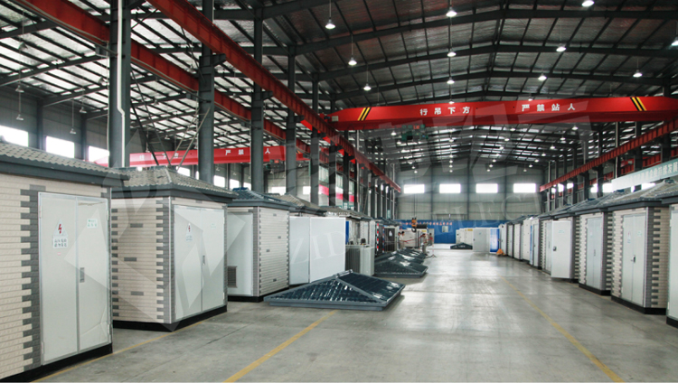 　　根據(jù)國際市場調(diào)研機構(gòu)Markets and Markets的報告，全球移動變電站市場預計從2018年的7.893億美元增長到2023年的11.369億美元。  　　推動這一市場增長的因素包括移動變電站的便捷性、省時、靈活性和易安裝性的特點。并且移動變電站可以安裝在有限的空間內(nèi)，可以毫無困難地輕松搬遷。在預測期內(nèi)，可移動性、短時啟動和調(diào)試時間短，機械占地面積減少以及不需要土建工程是將推動移動變電站市場增長的關(guān)鍵因素。  　　移動變電站也被稱為便攜式變電站或緊湊型發(fā)電站。移動變電站作為備用設備可以用于應急響應，并且在短時間內(nèi)提供或恢復能源分配的情況下也非常有用。移動變電站應用于公用事業(yè)和工業(yè)應用。計劃中的維護，災難響應，傳輸容量的快速擴展是移動變電站已為公用事業(yè)交付了可靠結(jié)果的一些案例。移動變電站用于在非計劃維修期間提供臨時供電。而且在有計劃的維護期間，移動變電站可以減少甚至消除延長停電的需要。  　　包括西門子、通用電氣、伊頓和明電舍在內(nèi)的多家公司為公用事業(yè)行業(yè)提供移動變電站。例如，2017年，西門子為沙特國家電網(wǎng)公司提供了兩座移動變電站。西門子將設計2380千伏的移動變電站，每座變電站的變壓器額定功率為502 兆伏安。通用電氣已為公用事業(yè)領(lǐng)域提供了幾個移動變電站，包括沙特電力公司和德國意昂集團在西班牙的電力項目。  　　中東國家(如伊拉克)的政治不穩(wěn)定局勢正在日益緩和，政府正在努力提供基本的設施。作為其中的一部分，2017年，伊拉克電力部訂購了12座移動變電站。由于安裝新的變電站，電力供應的增加預計克服伊拉克的電力短缺問題。此外，2014年伊拉克電力部還從印度CG電力公司訂購了16座移動變電站。預計這些變電站將在整個伊拉克部署，為公用事業(yè)和工業(yè)提供臨時電網(wǎng)連接和臨時供電。最近，Aktif集團向伊拉克電力部交付了10座移動變電站。安哥拉、阿爾及利亞、莫桑比克和利比亞等國家也引領(lǐng)著對移動變電站的高需求。